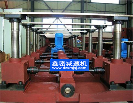 多臺聯(lián)動絲桿升降機(jī) 多臺聯(lián)動絲桿升降機(jī)